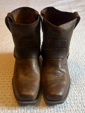 Cabelas Leather Harness Buckle Pull On Boots